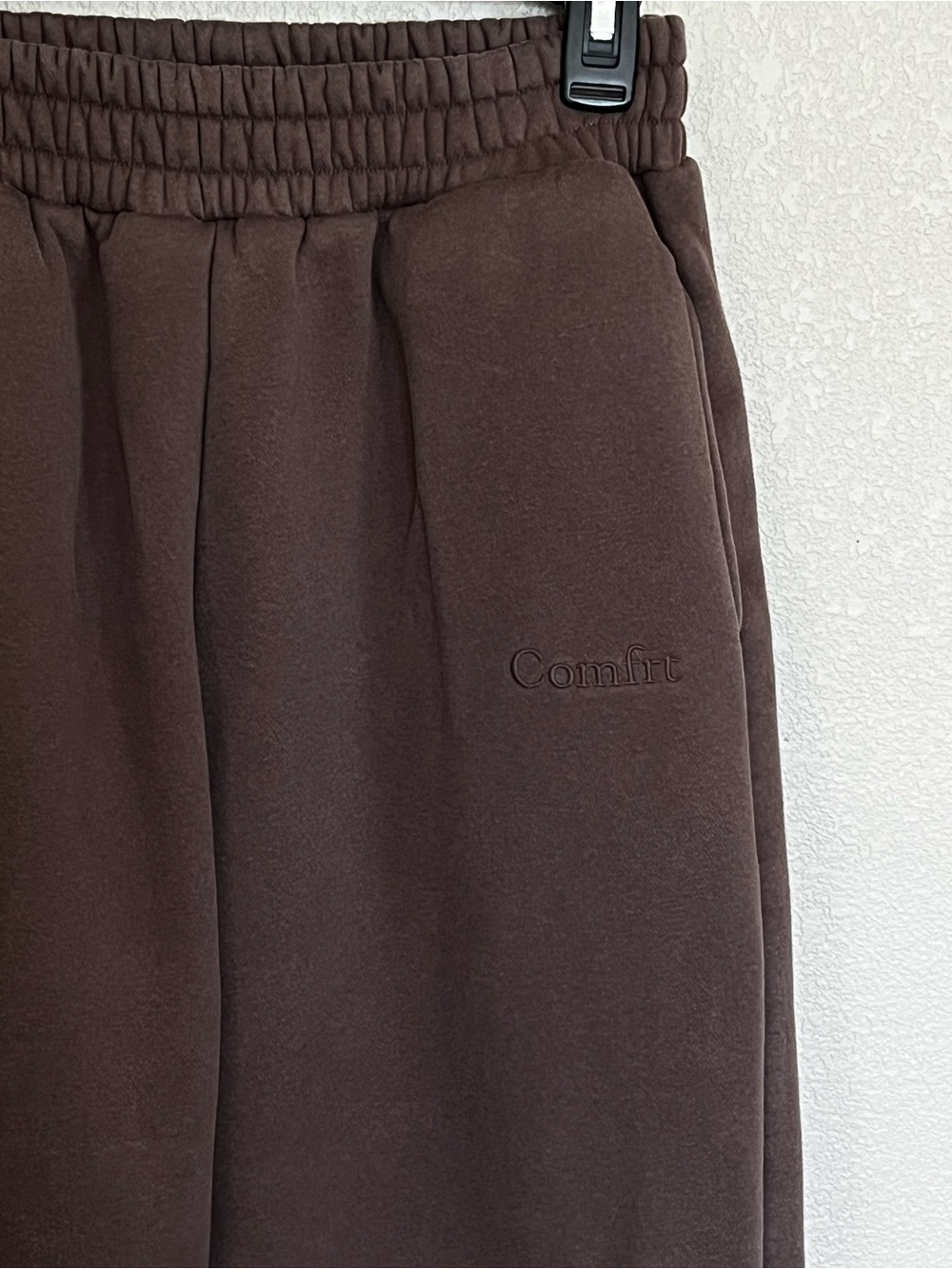 Comfrt Relaxed Brown Fleece Joggers with Elastic Waist - Picture 4 of 6